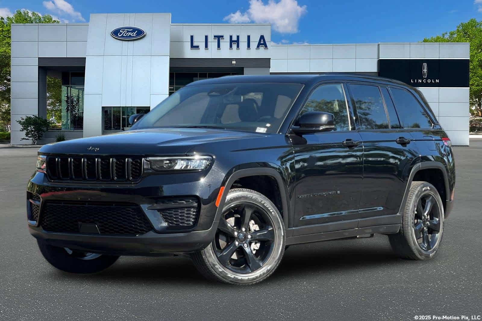 Used 2023 Jeep Grand Cherokee Altitude AWD/4WD video 1