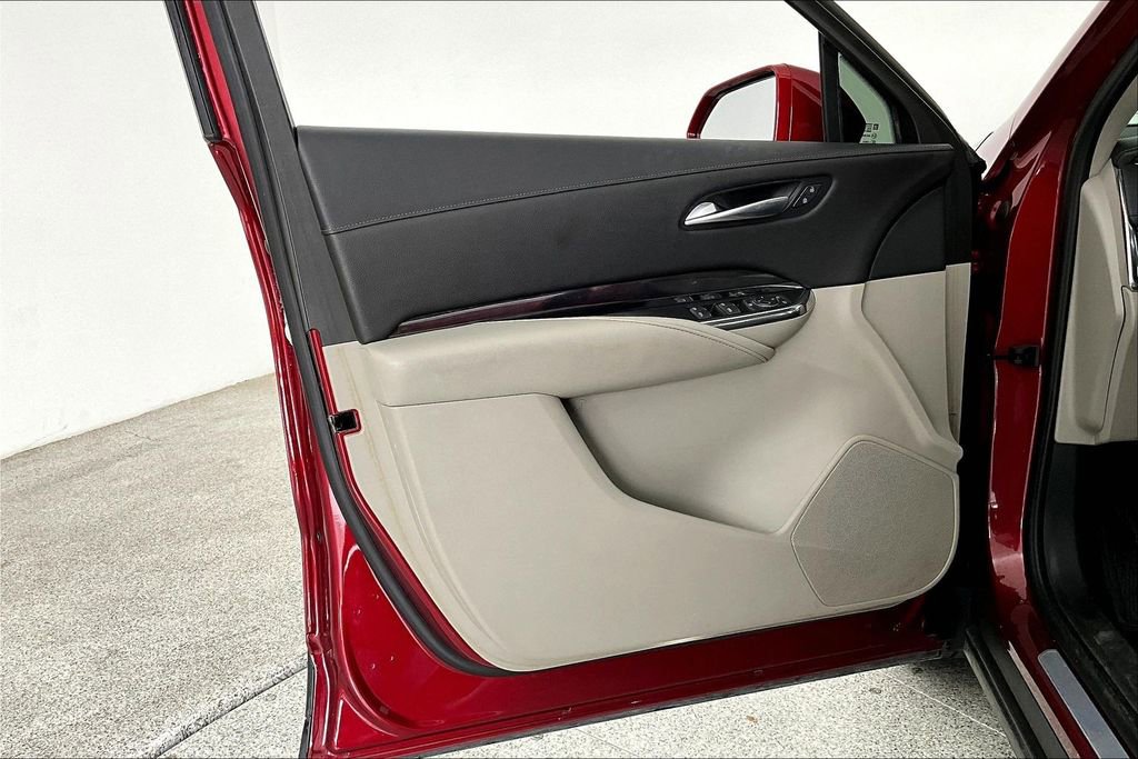 Used 2019 Cadillac XT4 Luxury w/ Cold Weather Package image 21