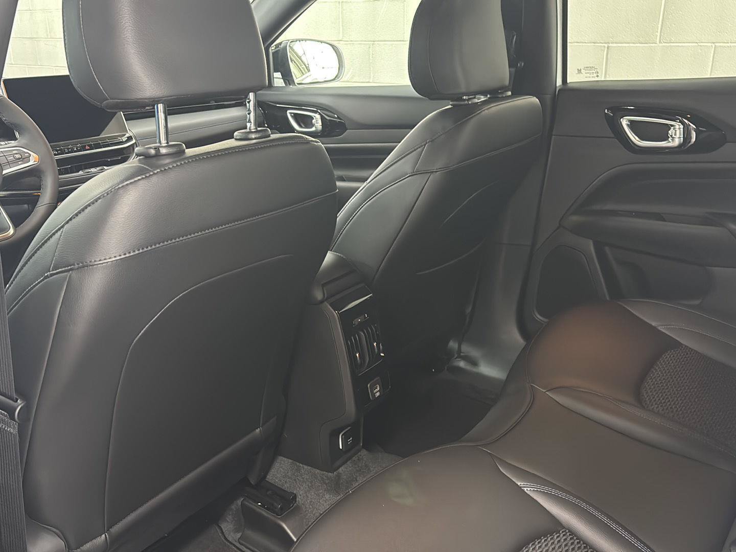 New 2026 Jeep Compass Latitude AWD/4WD image 30