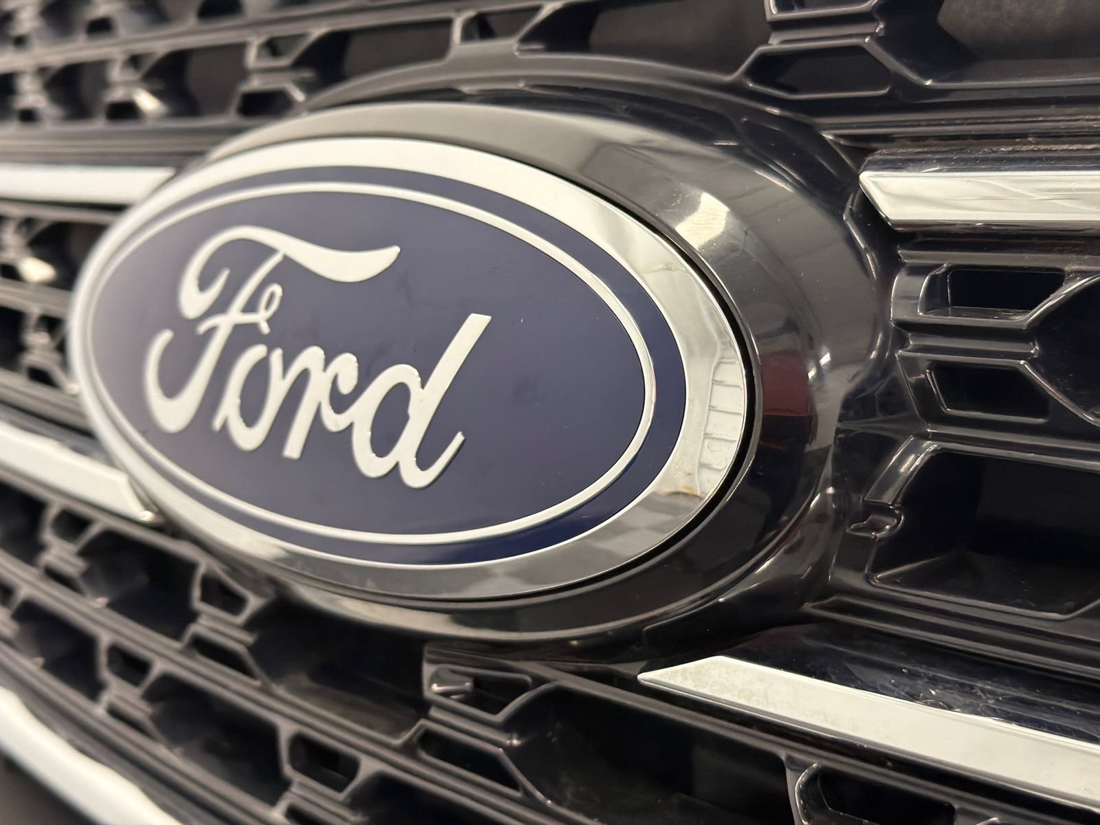 Used 2020 Ford Explorer XLT w/ Comfort Package AWD/4WD image 13