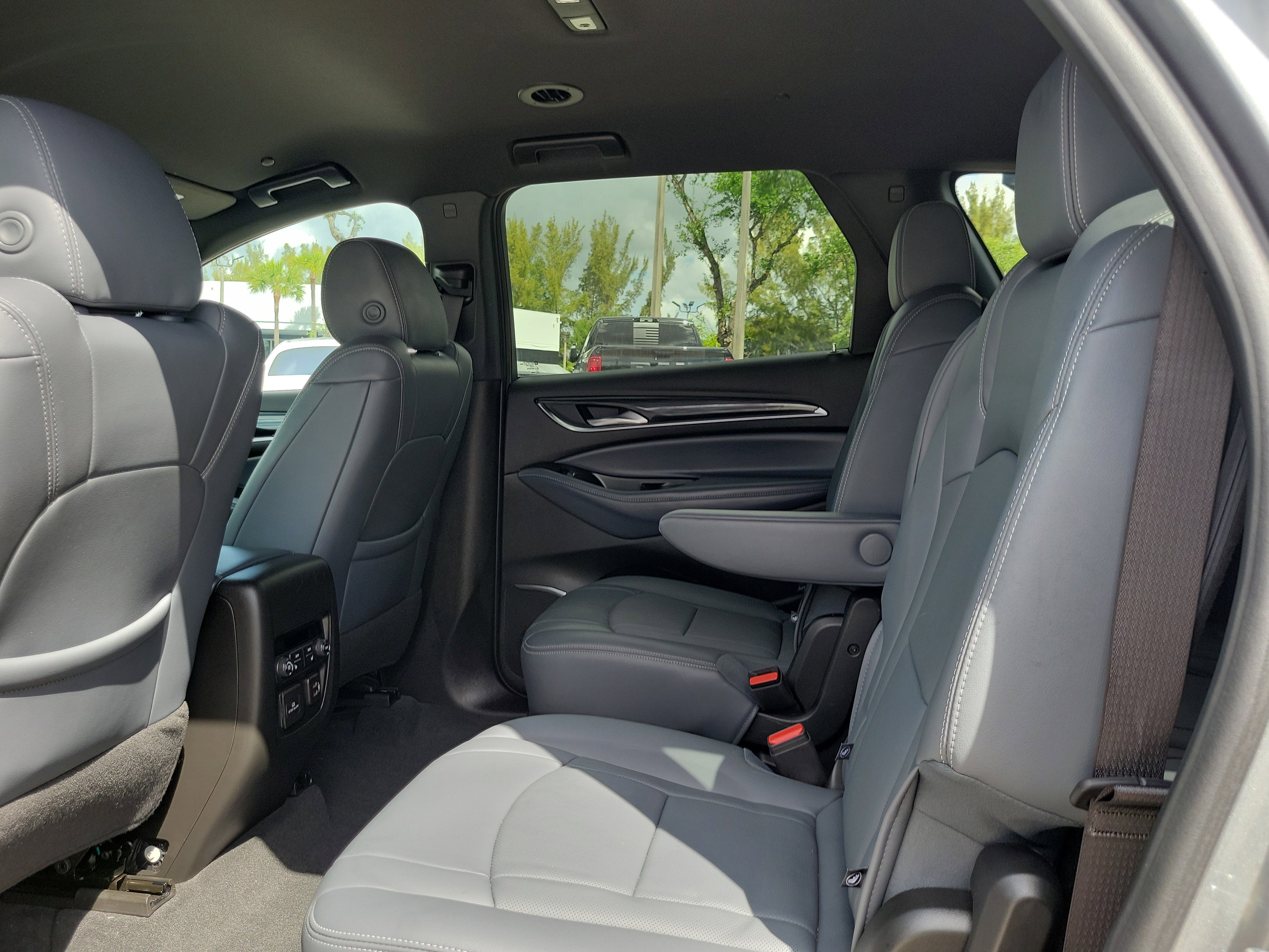 Used 2024 Buick Enclave Premium image 14