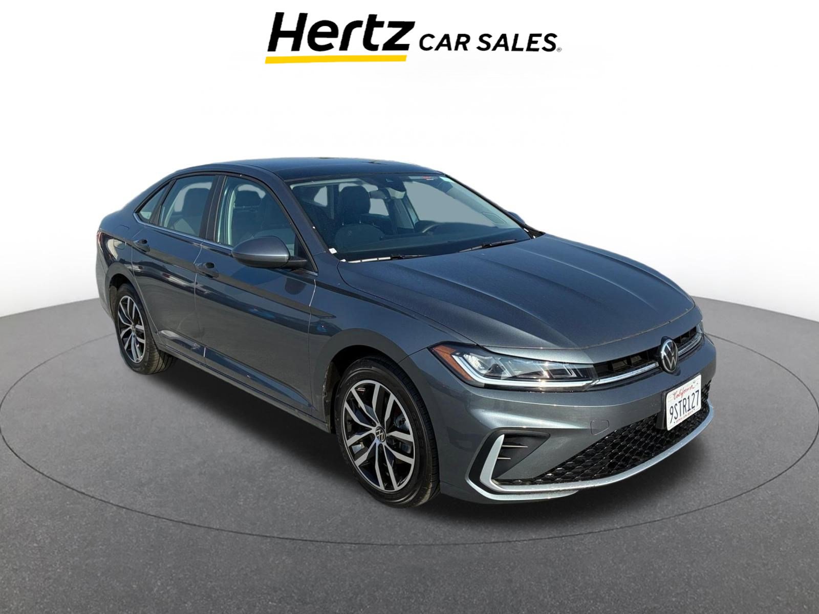 Used 2025 Volkswagen Jetta SE image 1