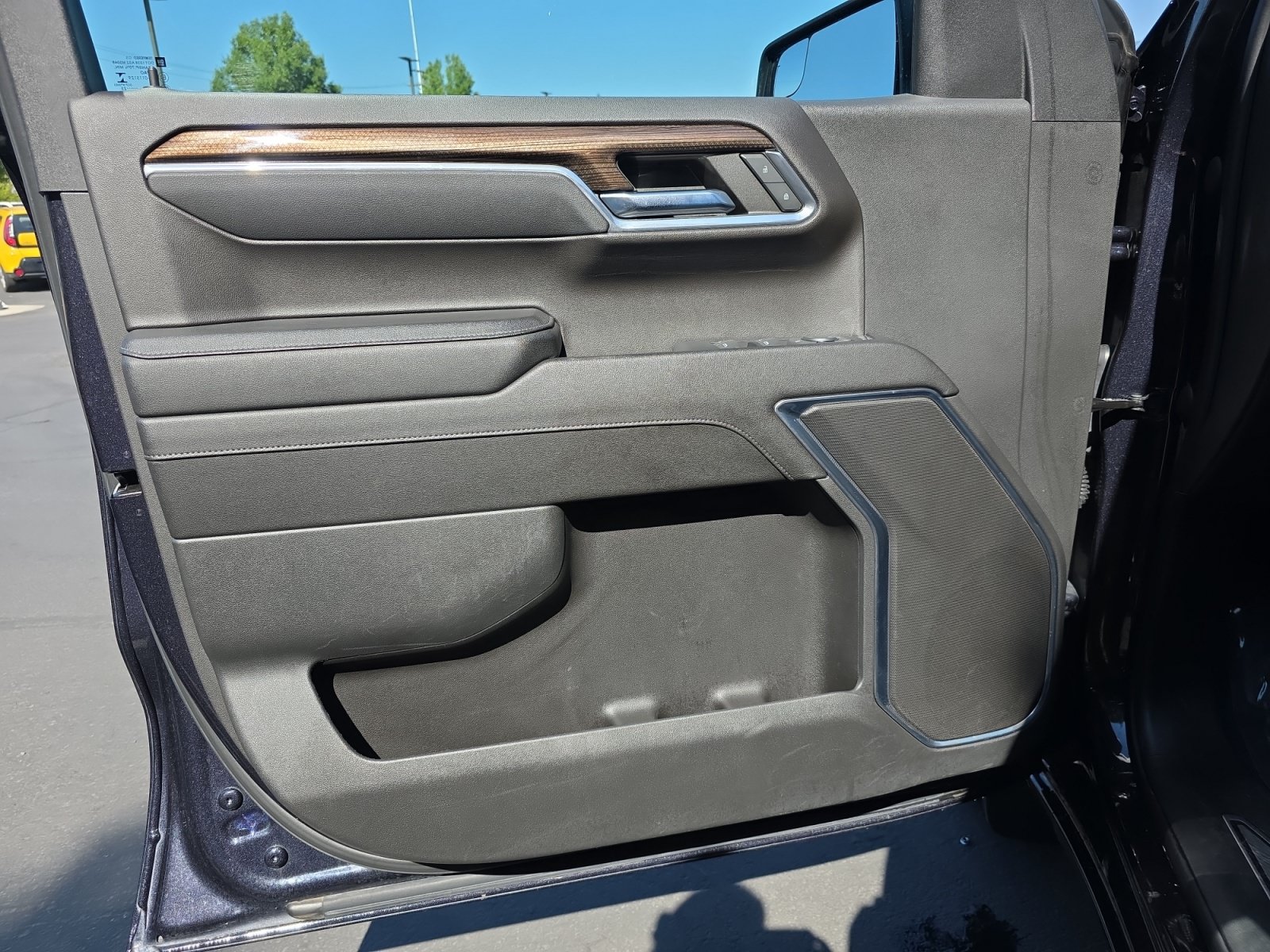 Used 2023 Chevrolet Silverado 1500 LT AWD/4WD image 9