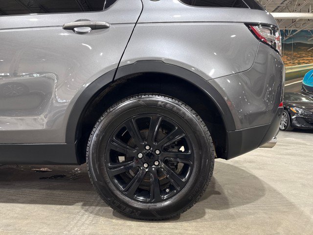 Used 2016 Land Rover Discovery Sport SE image 19