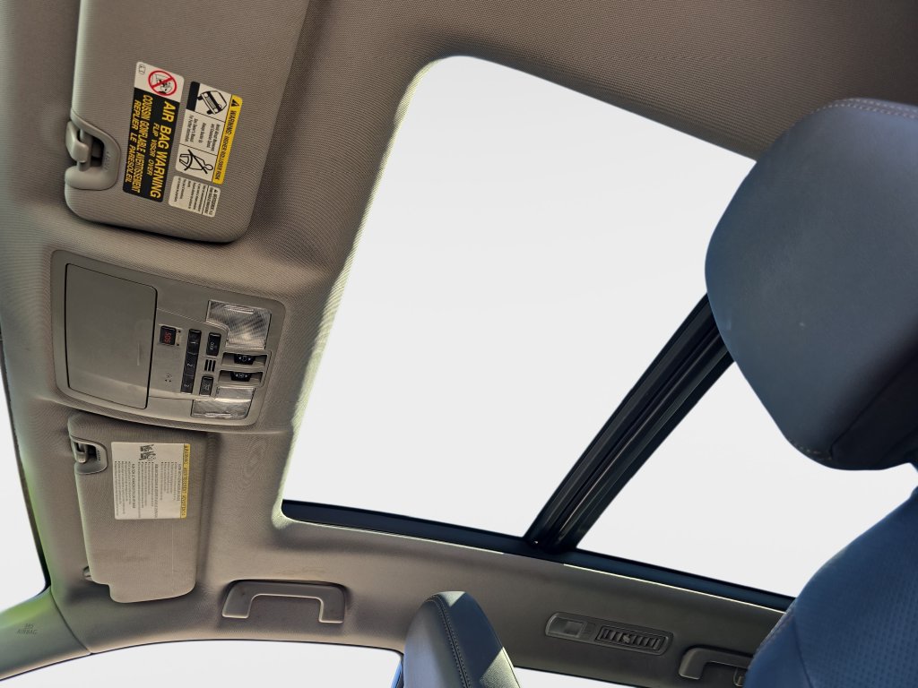 Used 2014 Toyota Highlander Limited Platinum FWD image 35