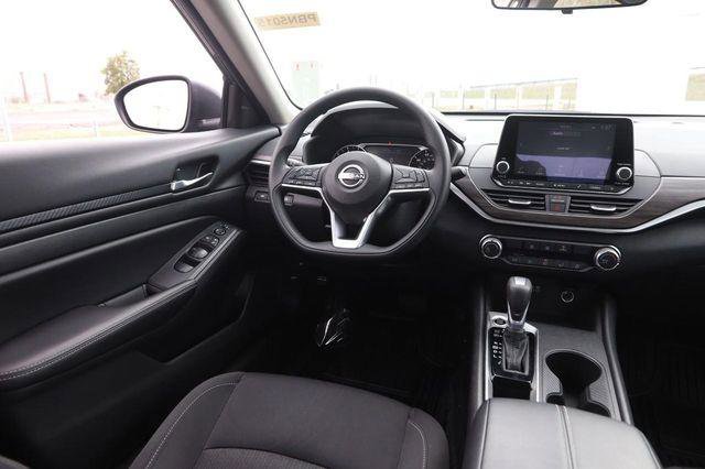 Used 2025 Nissan Altima 2.5 SV FWD image 20