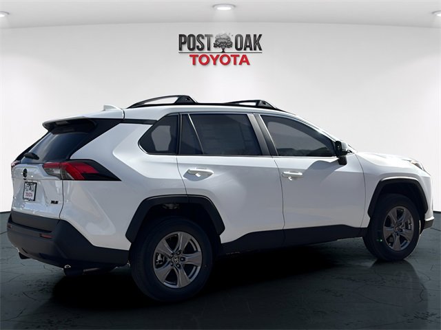 New 2025 Toyota RAV4 XLE image 7