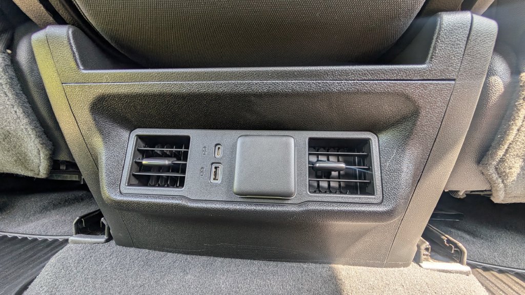 Used 2023 Chevrolet Silverado 1500 LT AWD/4WD image 19