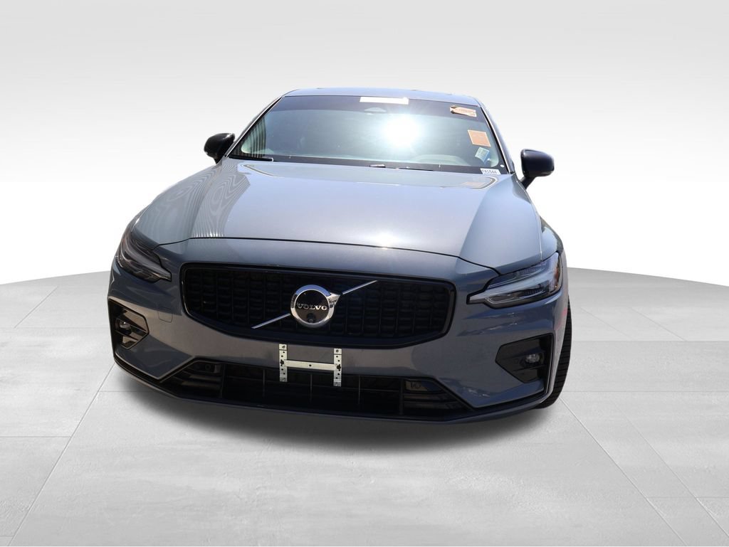 Used 2024 Volvo S60 B5 Plus AWD/4WD image 4