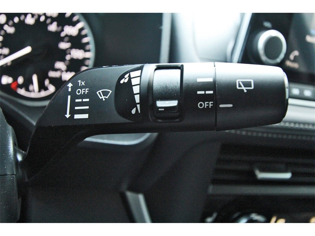 Used 2026 Nissan Rogue SV w/ SV Premium Package image 18