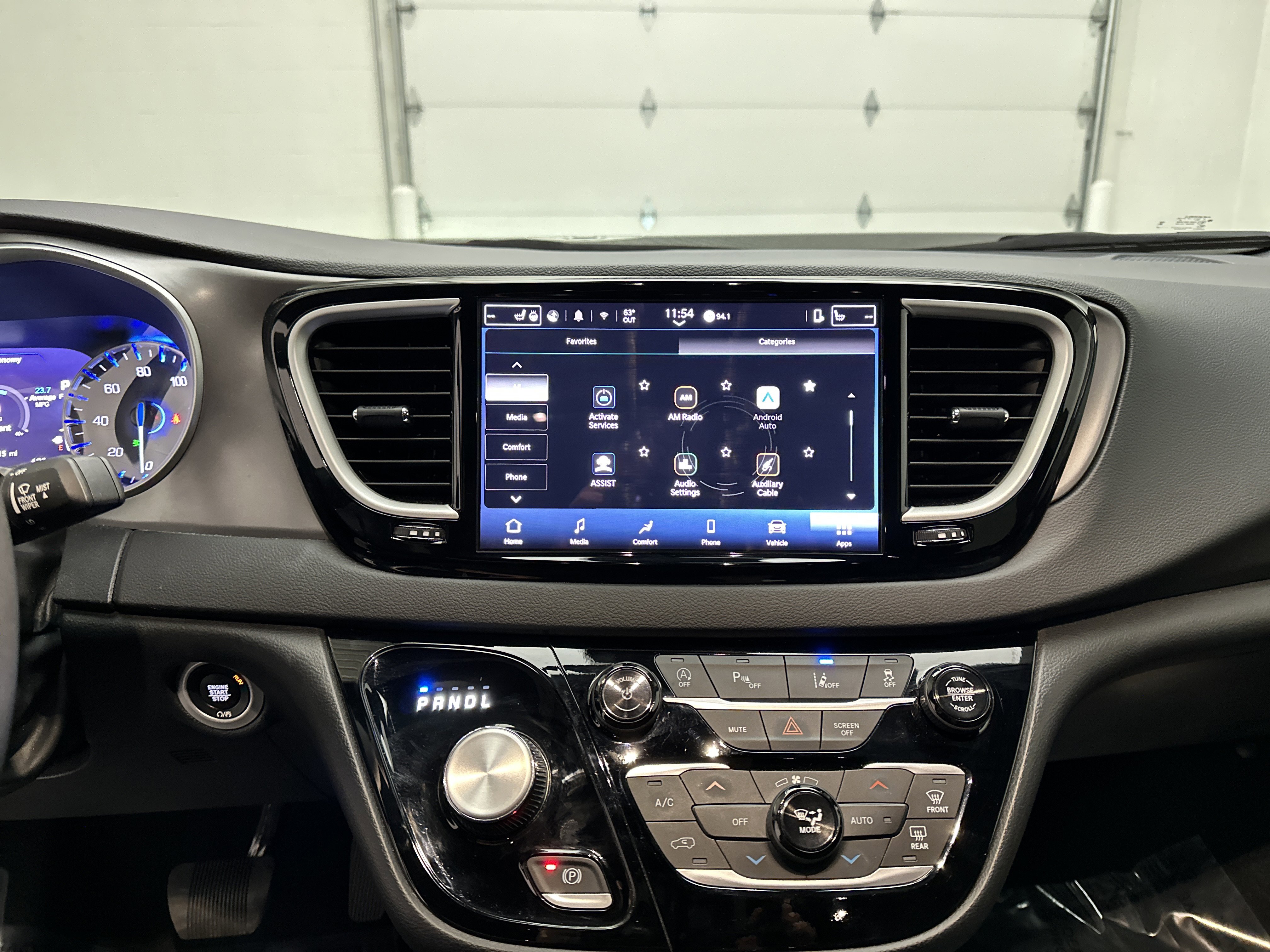 Used 2025 Chrysler Pacifica Select FWD image 30