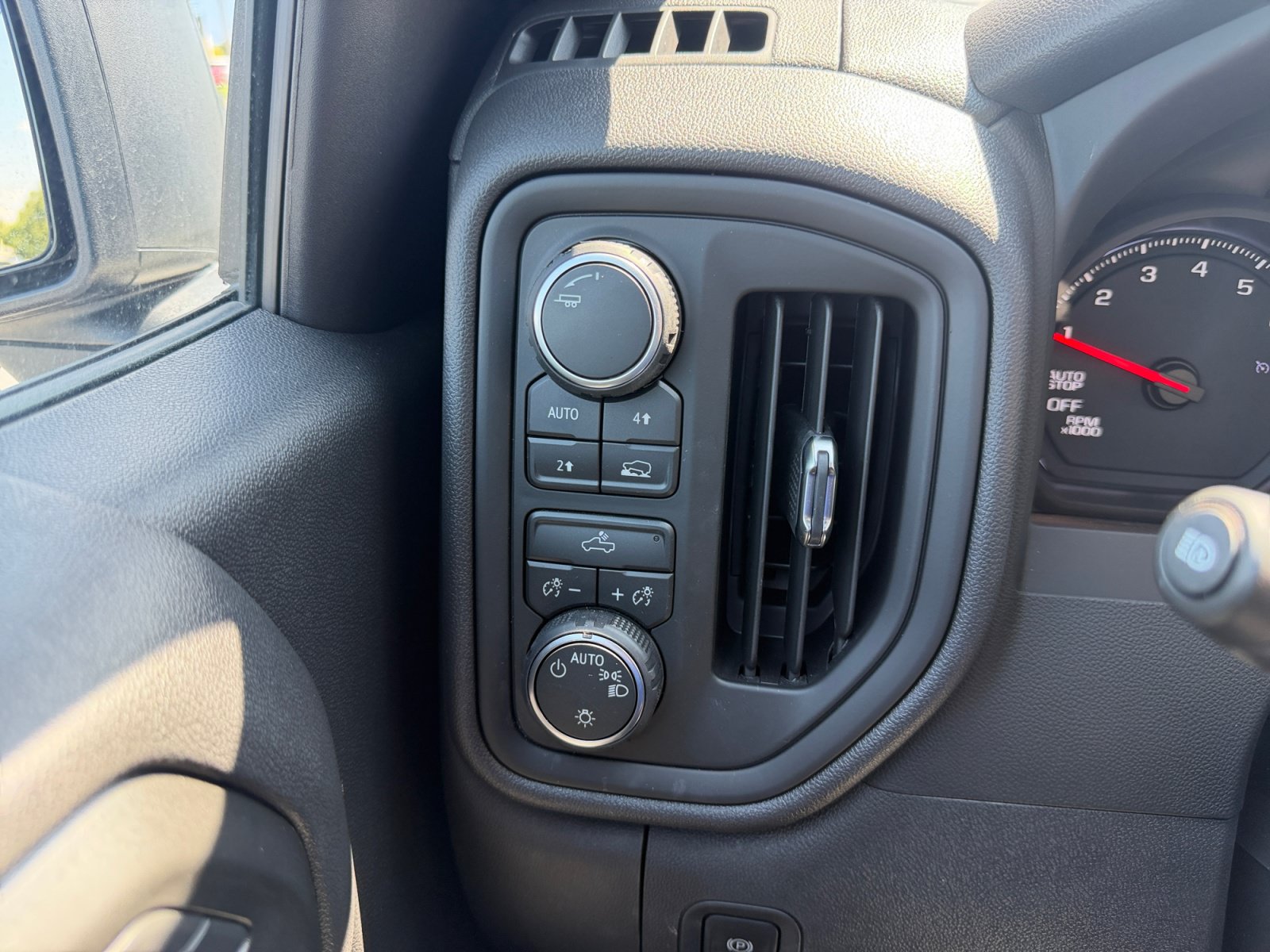 New 2026 Chevrolet Silverado 1500 Custom AWD/4WD image 33
