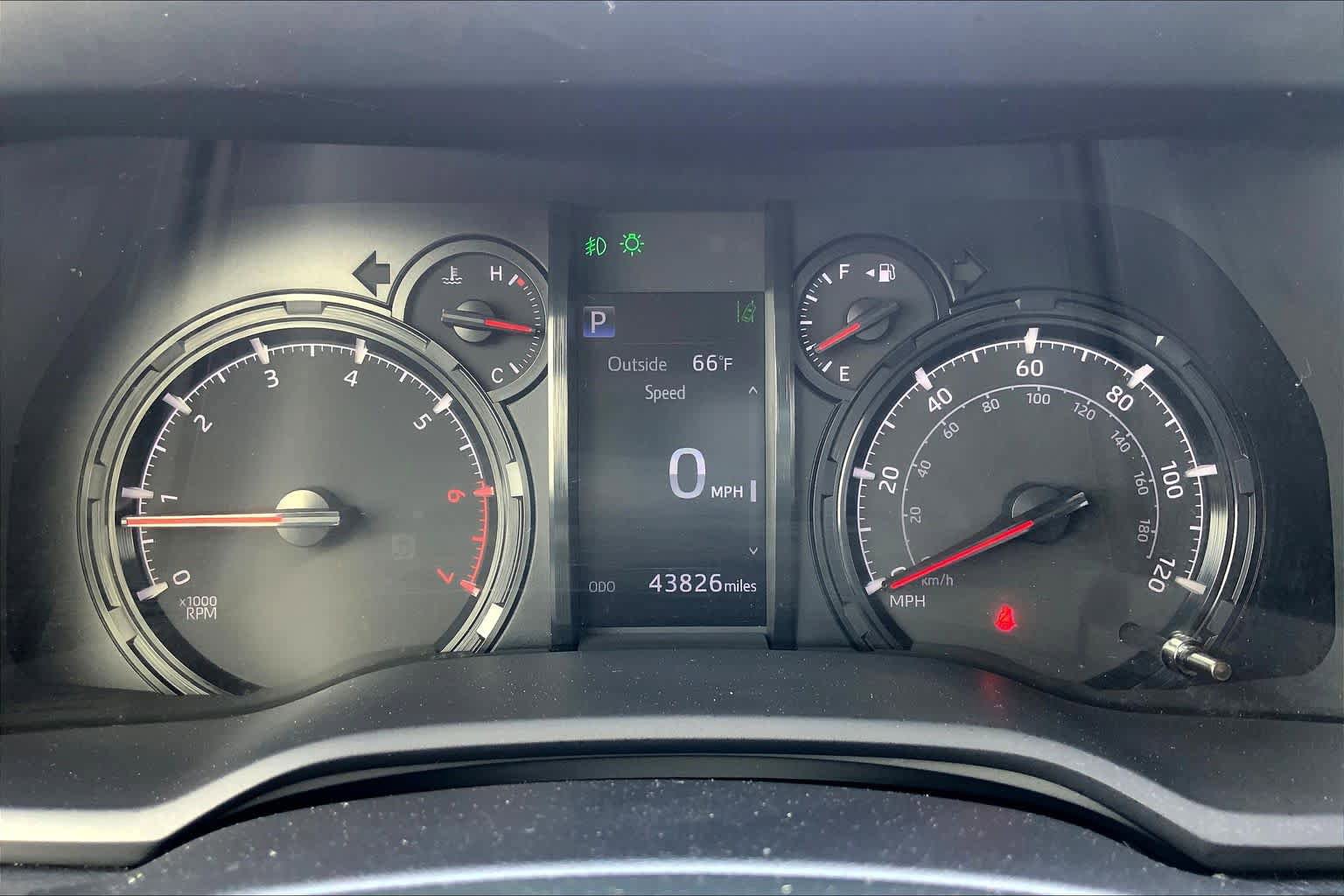 Used 2024 Toyota 4Runner SR5 AWD/4WD image 25