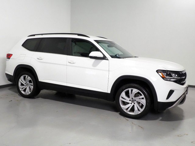 Used 2023 Volkswagen Atlas SE w/ Technology Package image 1