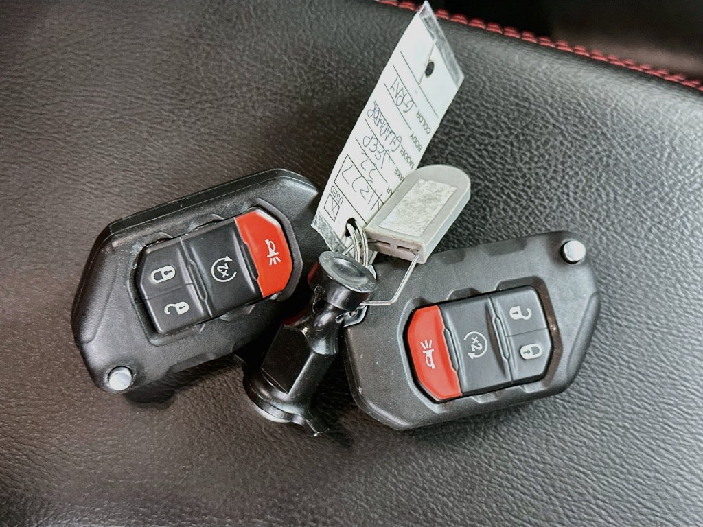 Used 2022 Jeep Gladiator Rubicon w/ LED Lighting Group AWD/4WD image 34