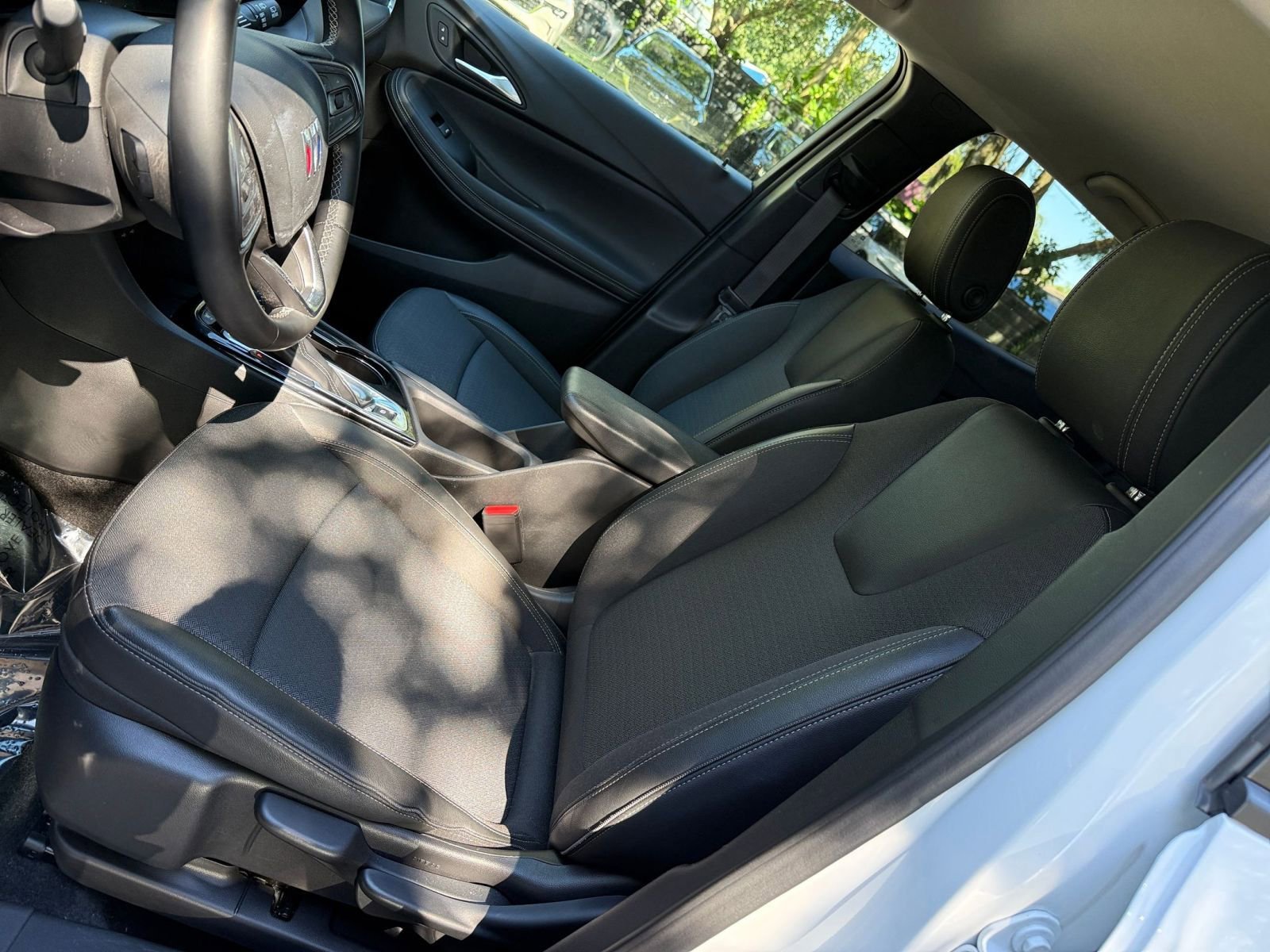 Used 2025 Buick Encore GX Preferred image 21