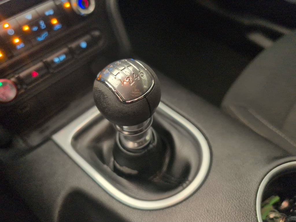 Used 2020 Ford Mustang Coupe RWD image 25