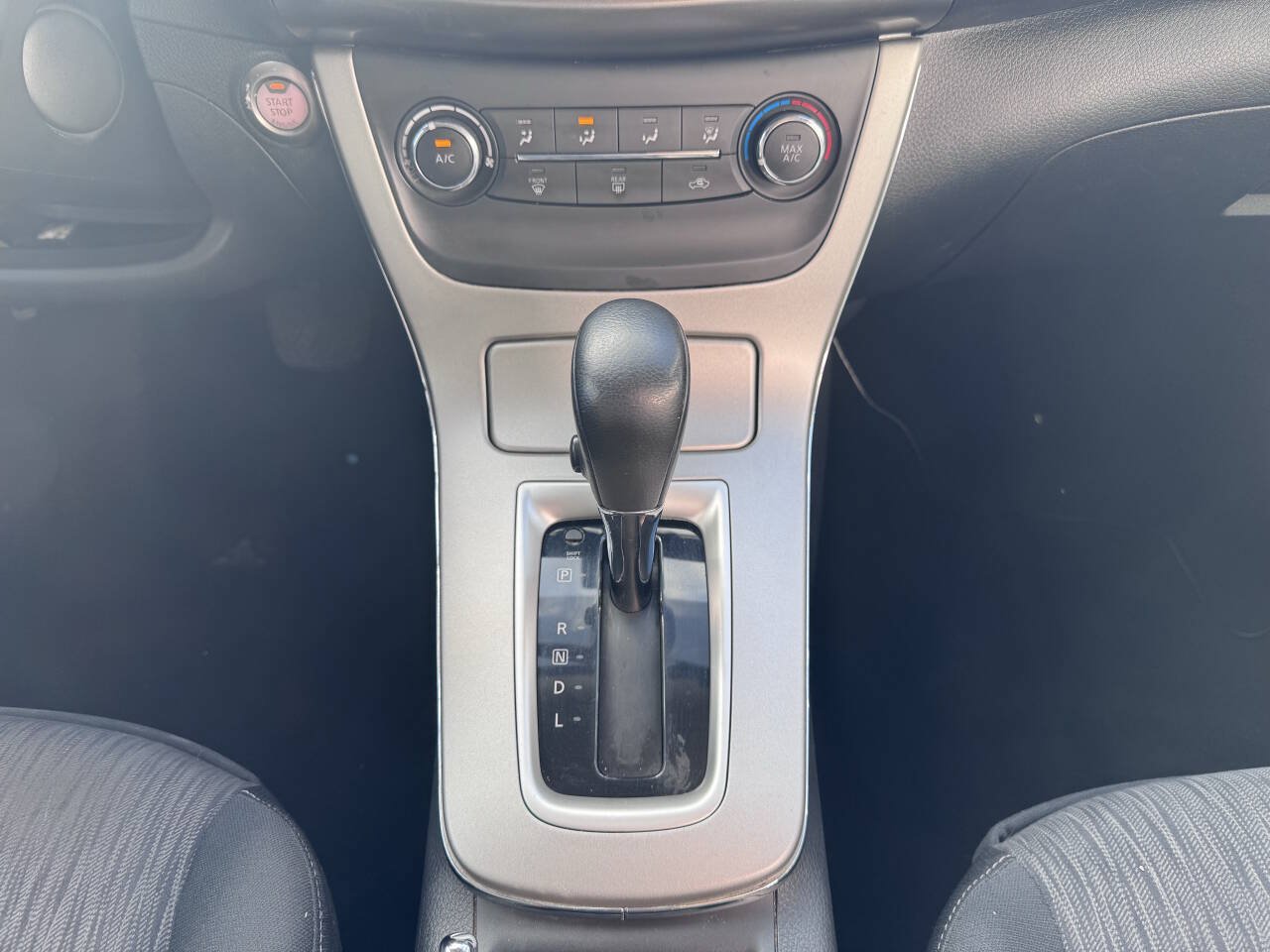 Used 2015 Nissan Sentra SV FWD image 21