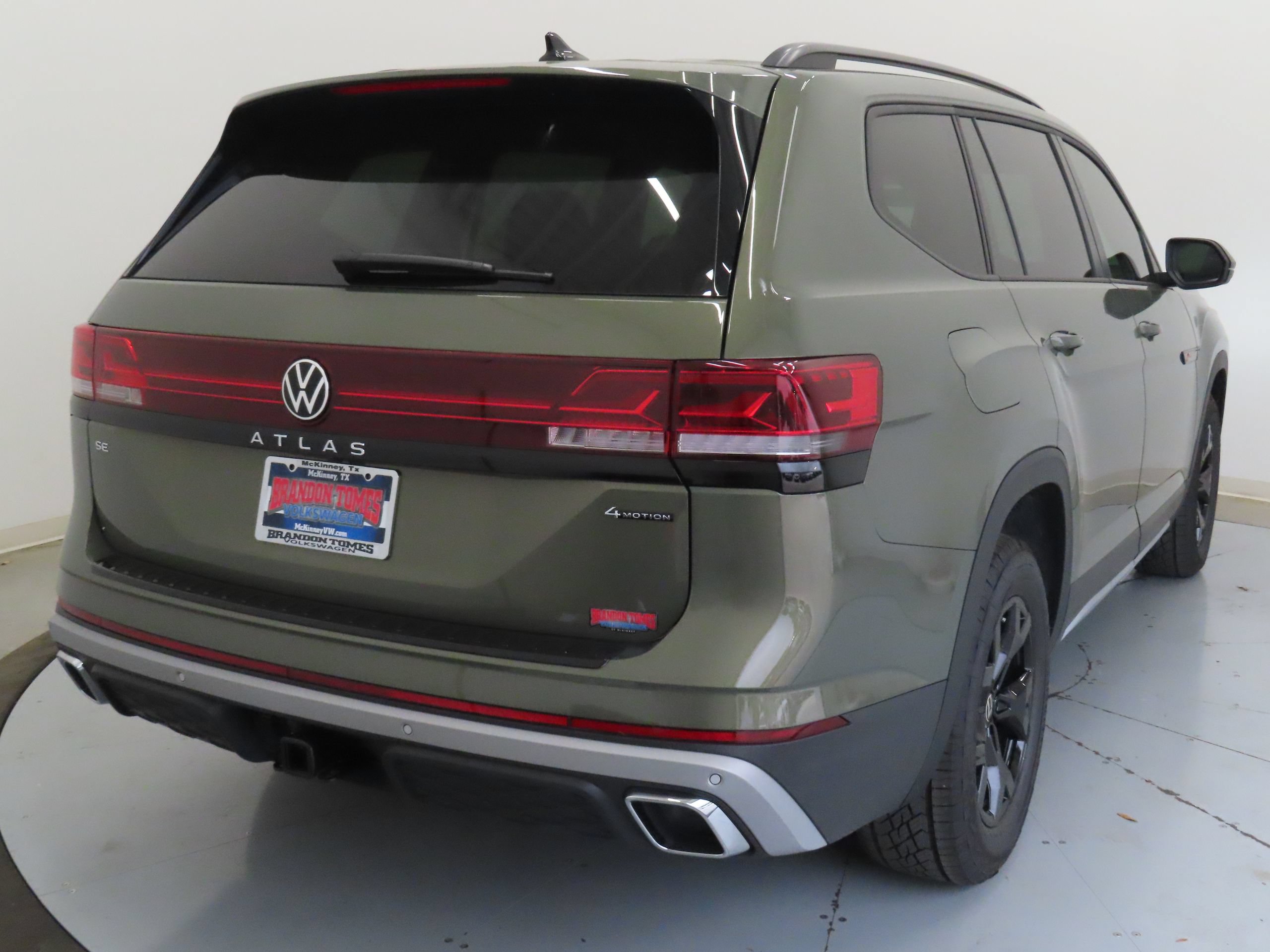 New 2026 Volkswagen Atlas Peak Edition AWD/4WD image 3