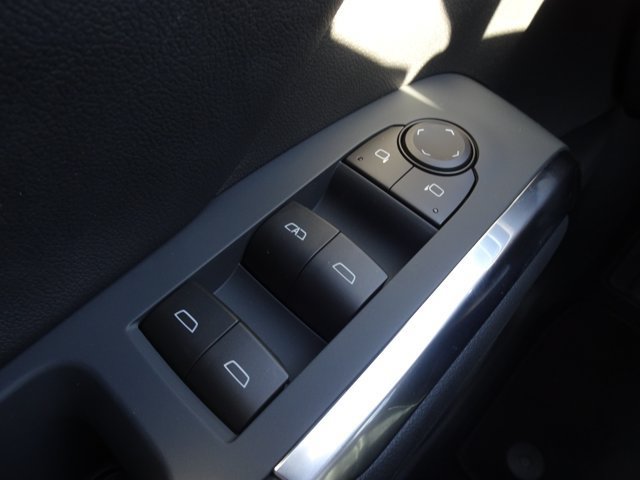 New 2027 Chevrolet Traverse LT w/ Sun and Wheel Package FWD image 14