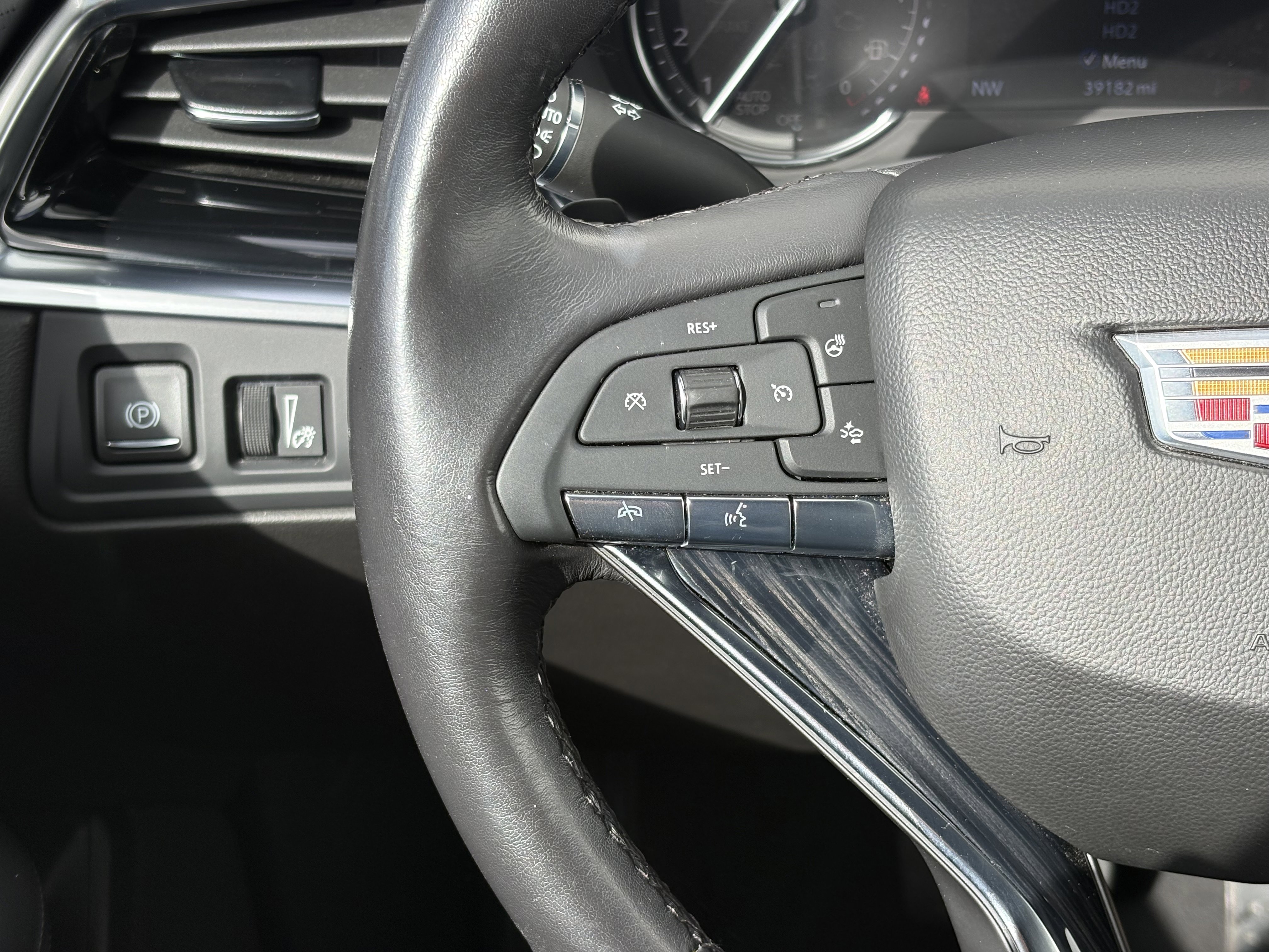 Certified 2024 Cadillac XT6 Premium Luxury image 20