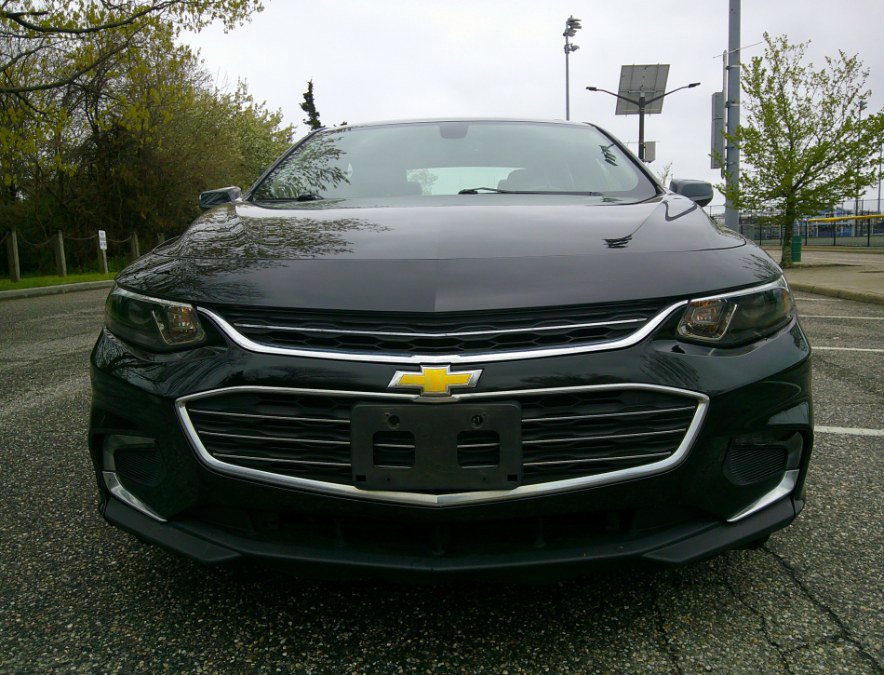 Used 2017 Chevrolet Malibu LT w/ Leather Package FWD image 5