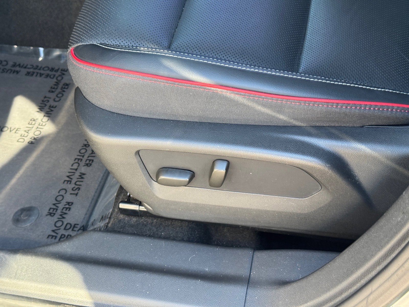 Used 2022 Buick Envision Essence w/ Technology Package II image 17