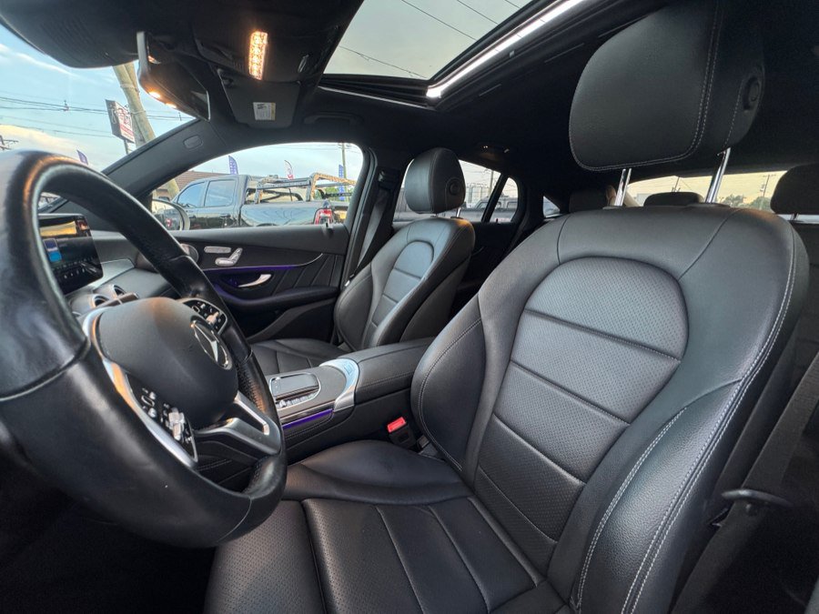 Used 2021 Mercedes-Benz GLC 300 4MATIC Coupe image 23