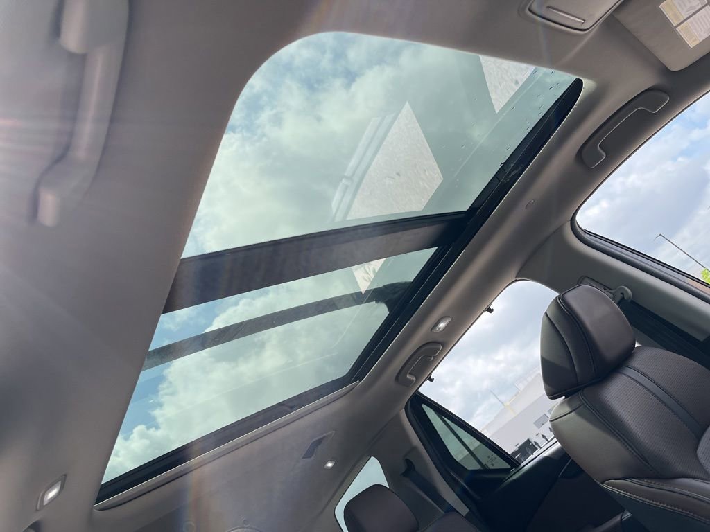 Used 2025 Honda Pilot Elite image 33