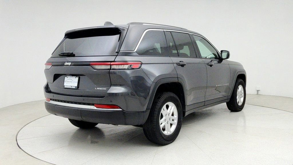 Used 2022 Jeep Grand Cherokee Laredo w/ Luxury Tech Group I image 5