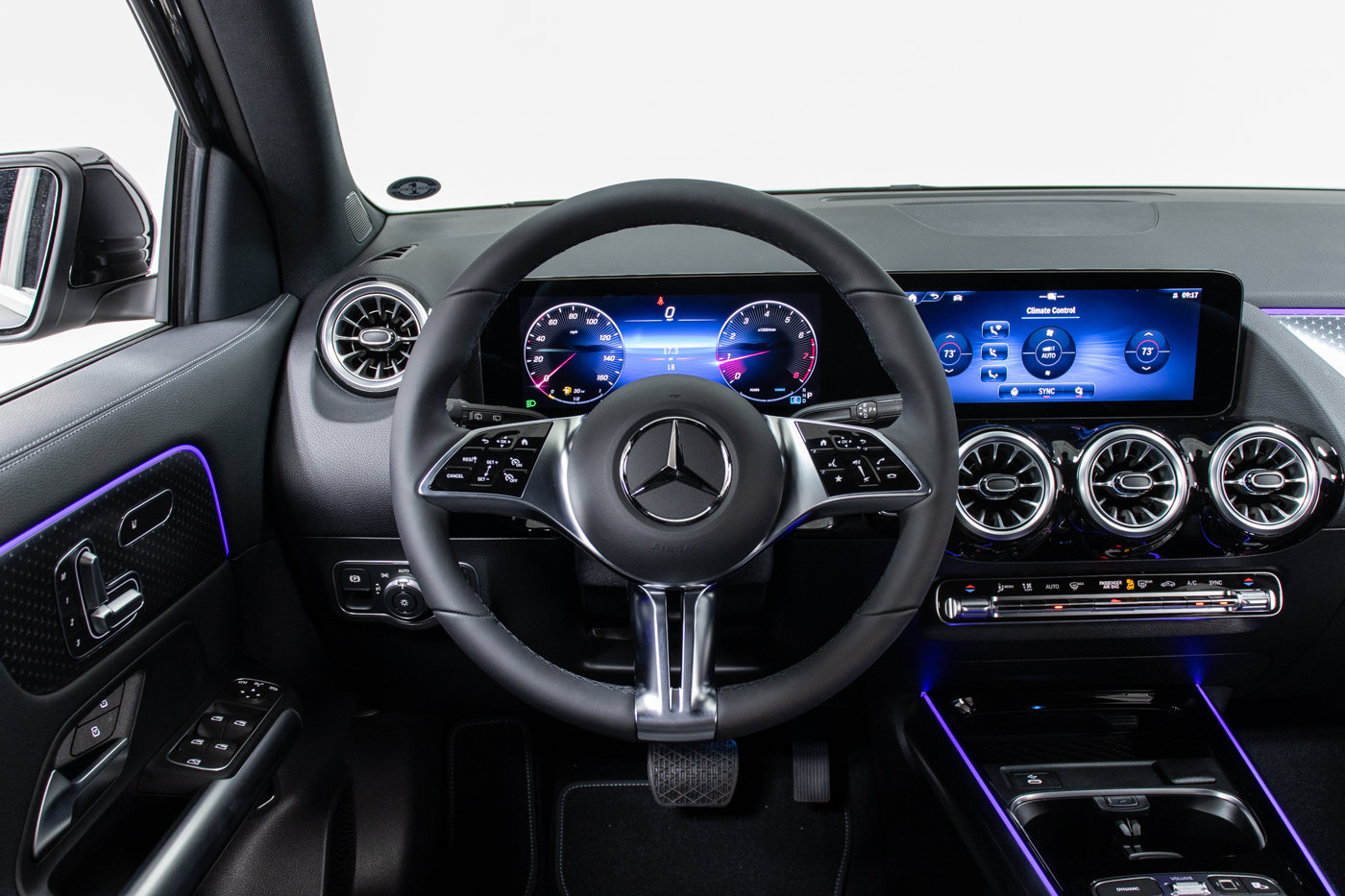 New 2025 Mercedes-Benz GLA 250 4MATIC image 18