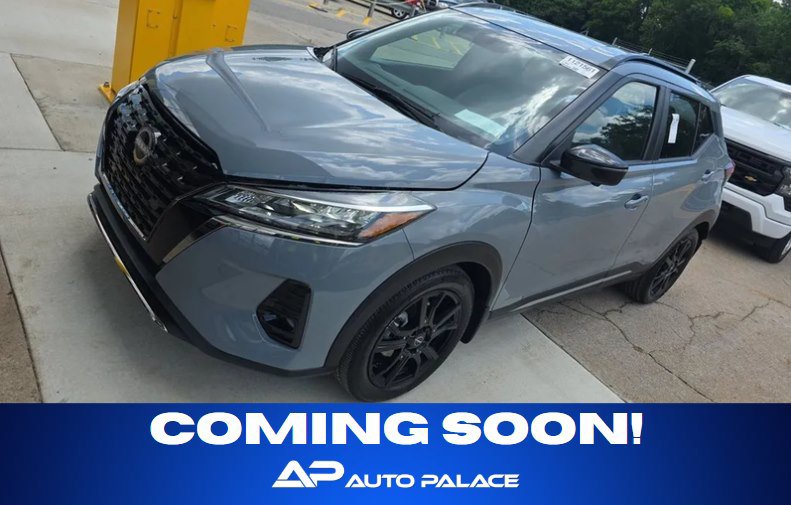 Used 2024 Nissan Kicks SR w/ SR Premium Package FWD image 1