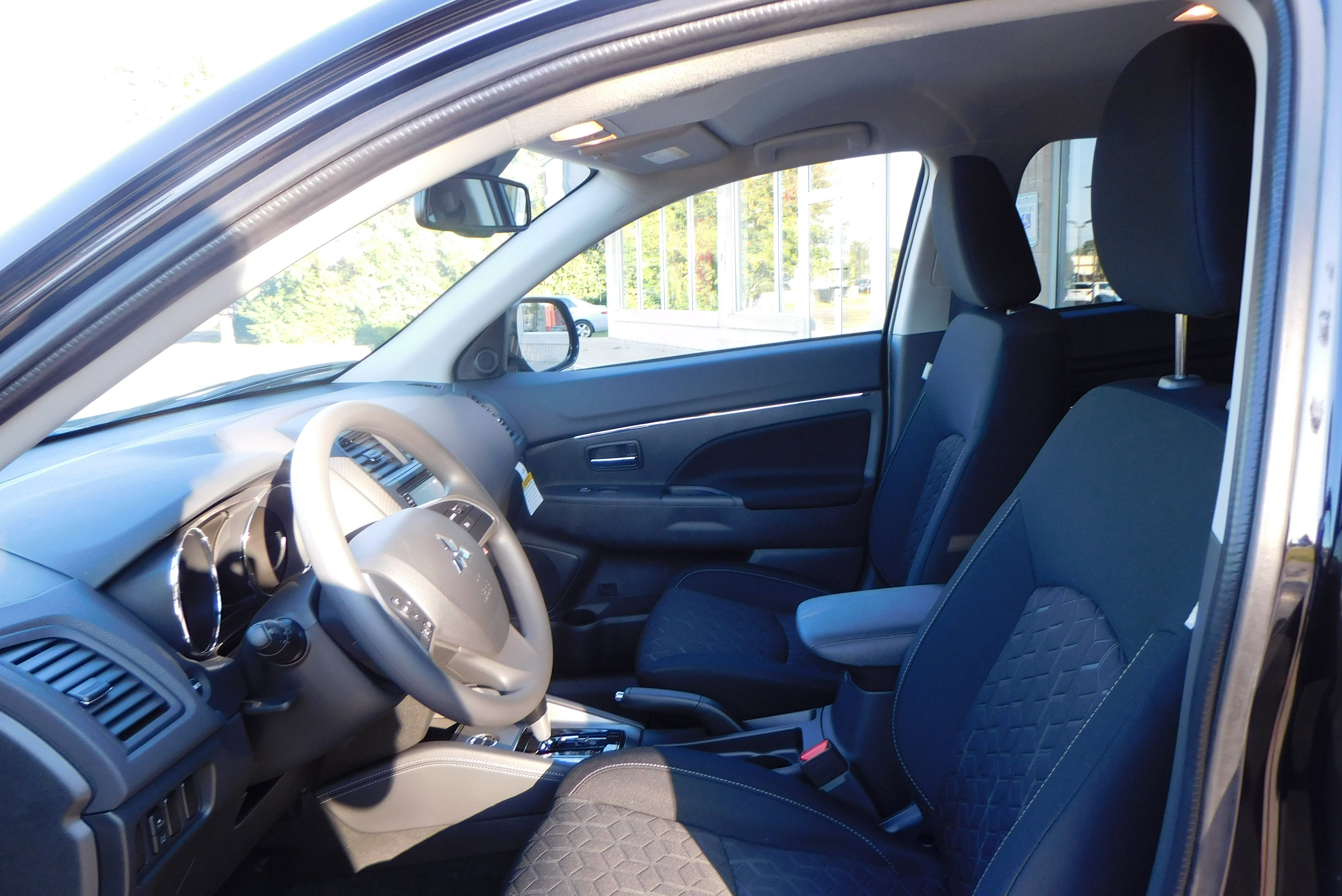 New 2025 Mitsubishi Outlander Sport ES image 9