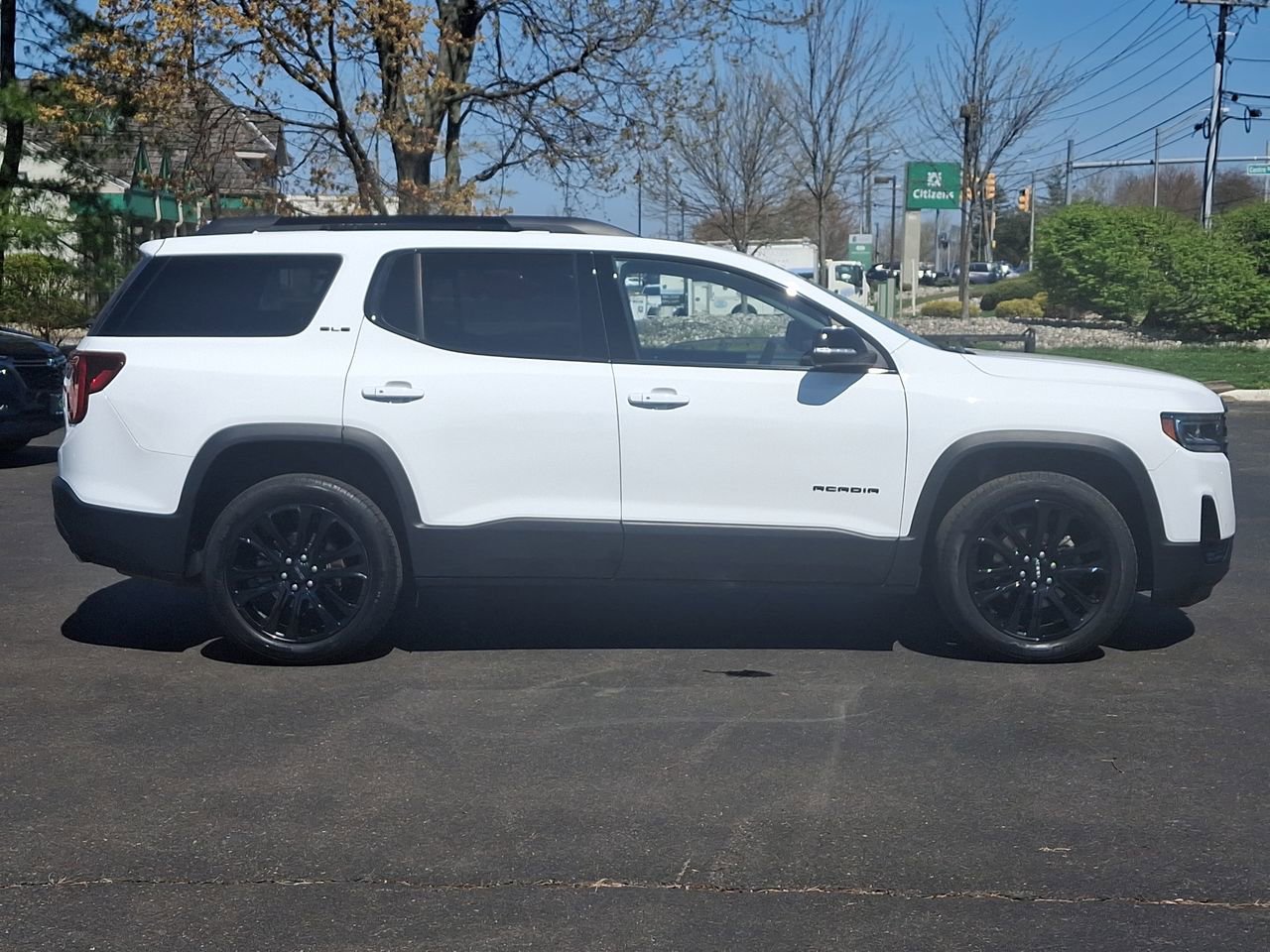 Certified 2023 GMC Acadia SLE w/ Driver Convenience Package image 26