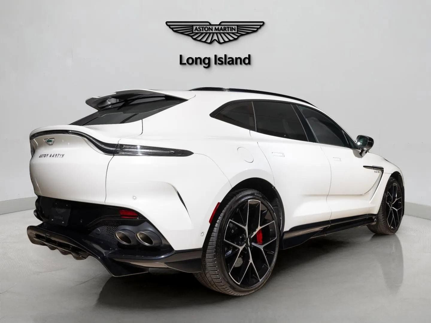 Used 2025 Aston Martin DBX 707 image 5