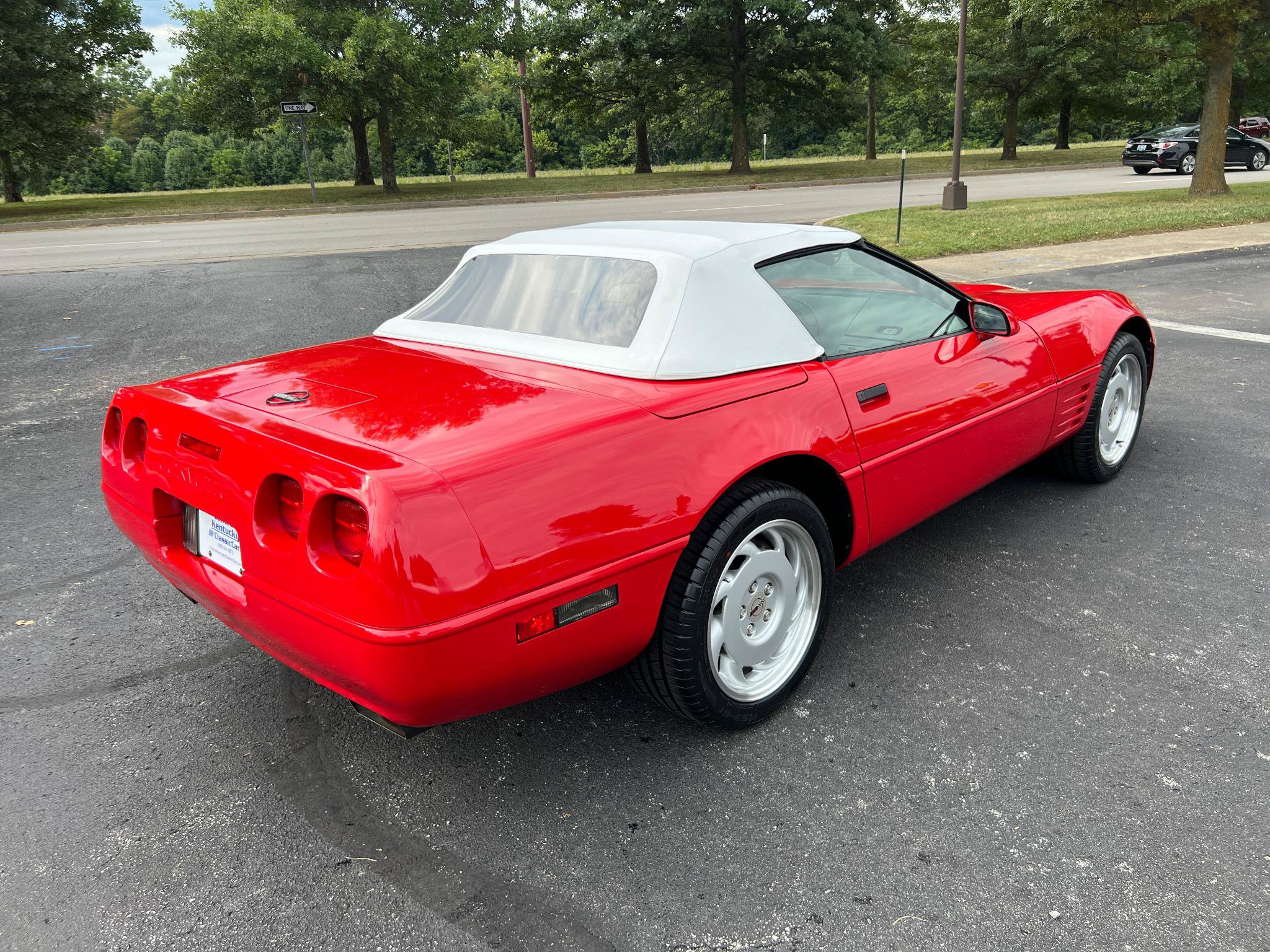 Used 1992 Chevrolet Corvette Convertible RWD image 17
