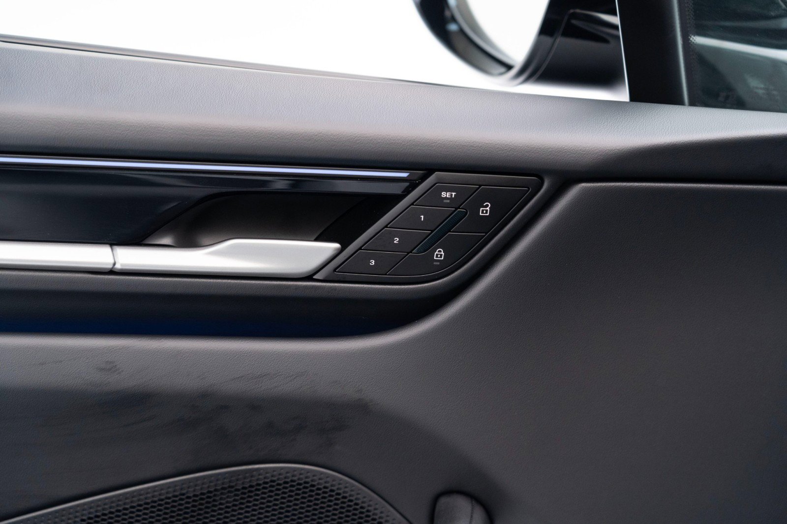Certified 2024 Porsche Macan 4 Electric image 23