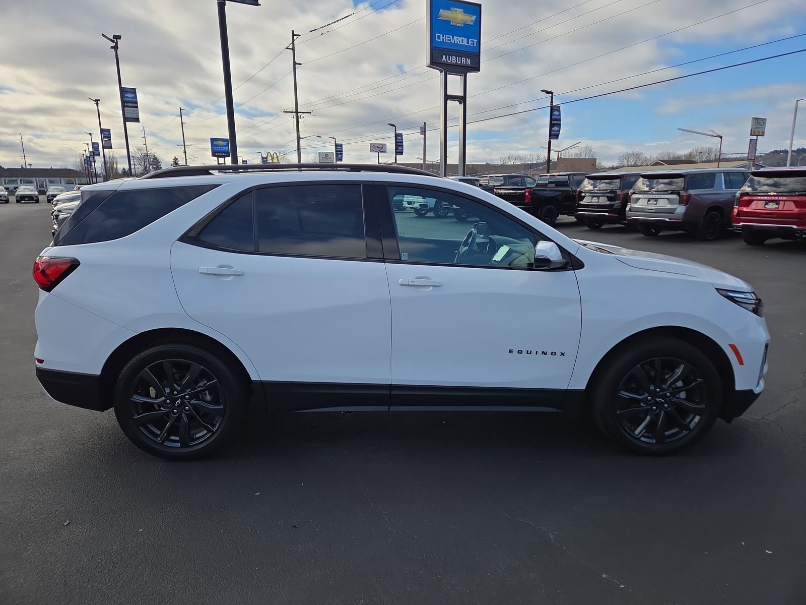 Used 2022 Chevrolet Equinox RS w/ RS Leather Package image 2
