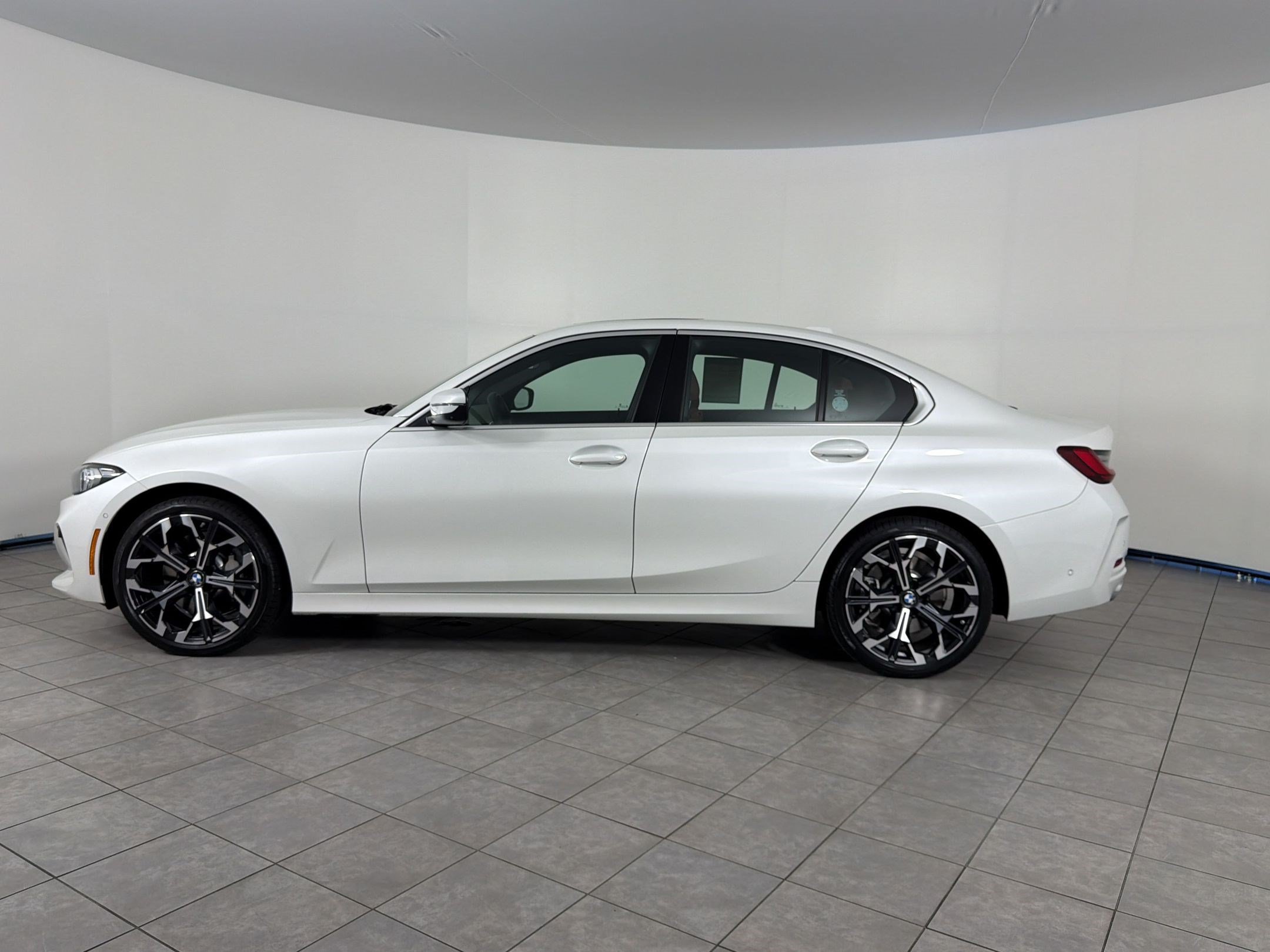 Certified 2026 BMW 330i xDrive Sedan AWD/4WD image 2