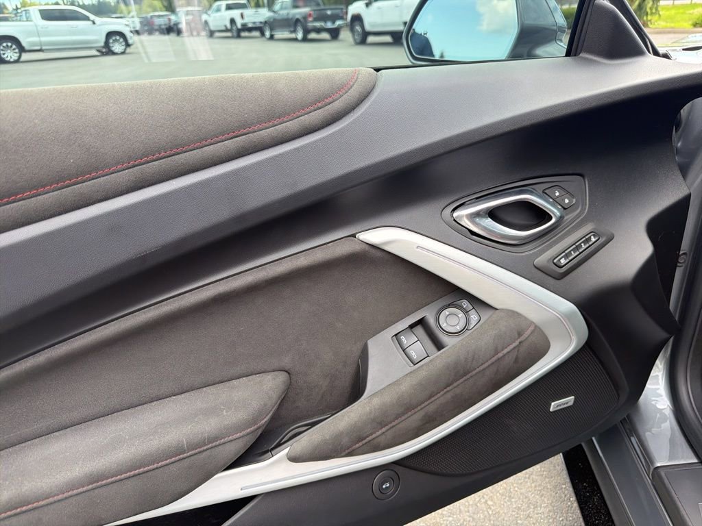 Used 2020 Chevrolet Camaro ZL1 RWD image 9