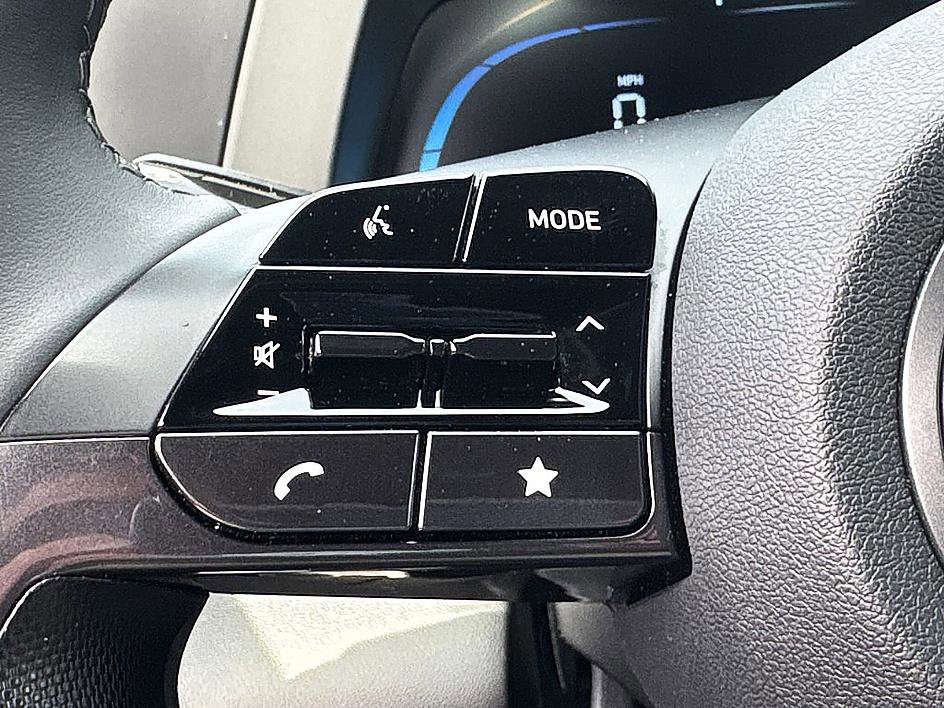 Used 2025 Hyundai Elantra Sport image 17