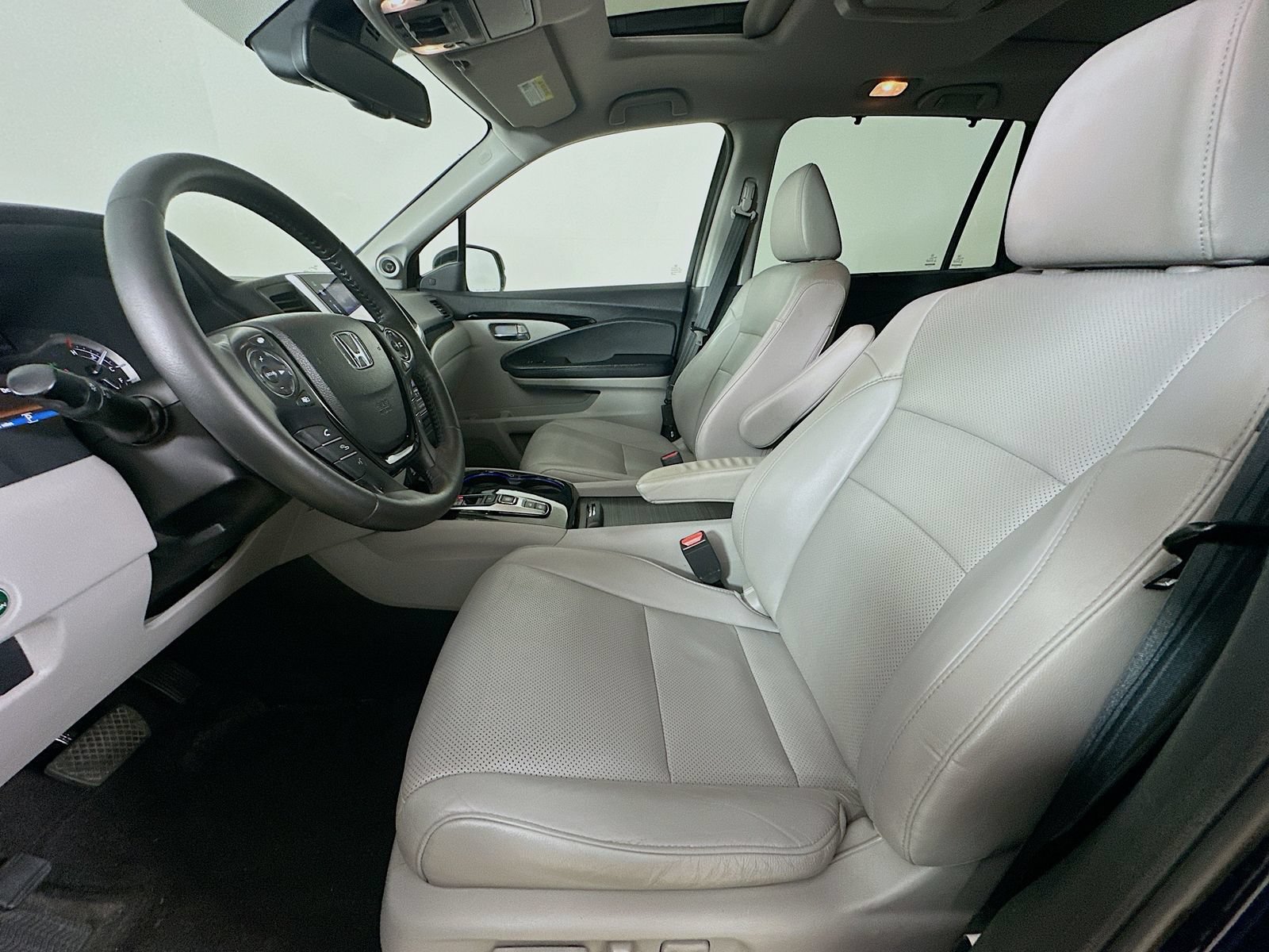 Used 2016 Honda Pilot Elite image 32
