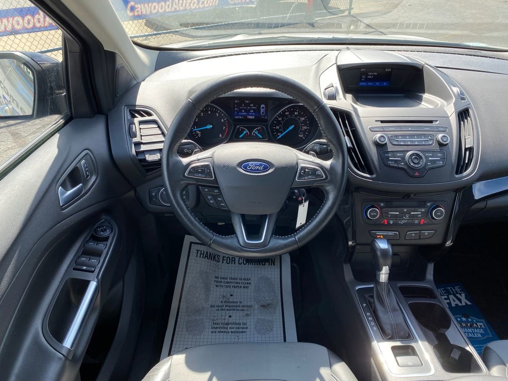 Used 2018 Ford Escape SE w/ SE Sport Appearance Package FWD image 19