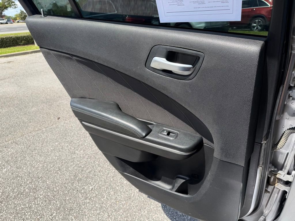 Used 2015 Dodge Charger SXT image 15