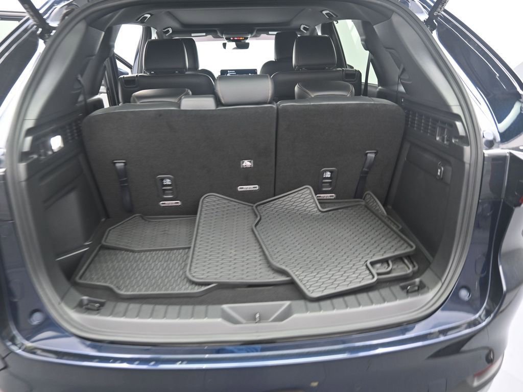 Used 2025 MAZDA CX-90 3.3 Turbo S w/ Premium Package image 18