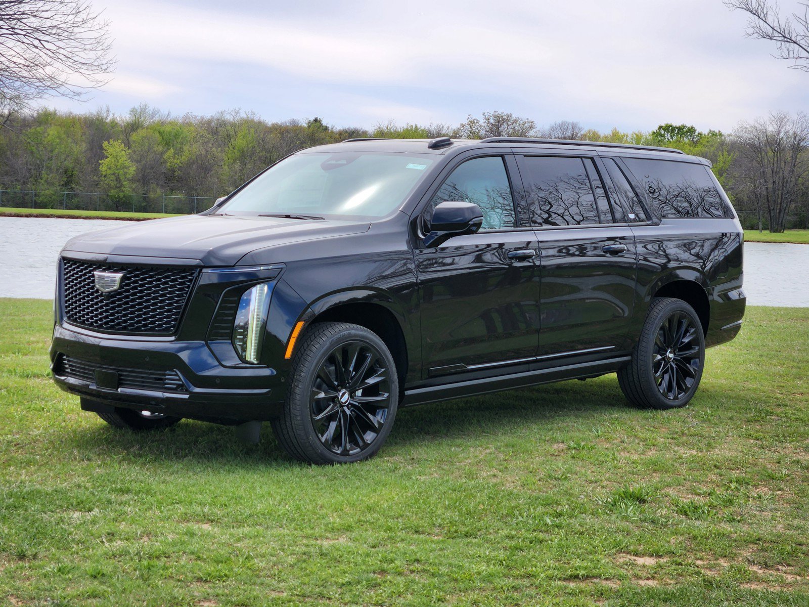 New 2026 Cadillac Escalade ESV Platinum Sport w/ LPO, ONYX Package AWD/4WD image 2