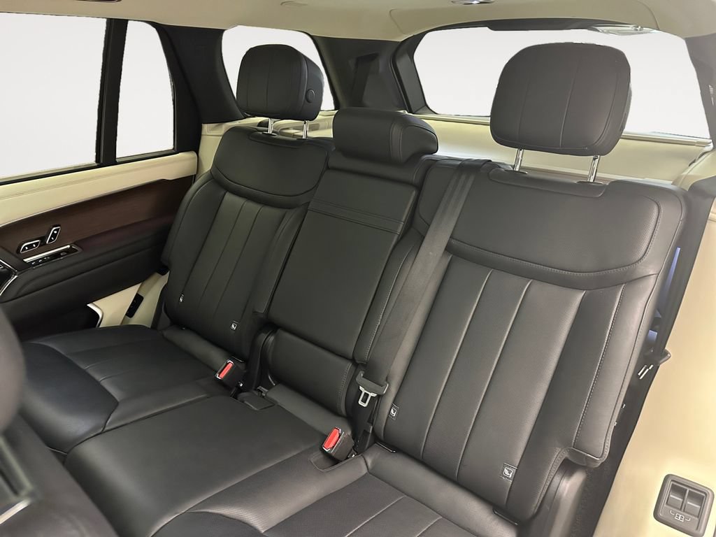 Used 2024 Land Rover Range Rover Long Wheelbase SE AWD/4WD image 13
