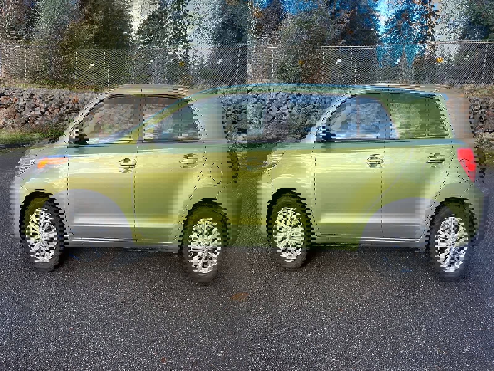 Used 2009 Scion xD image 2