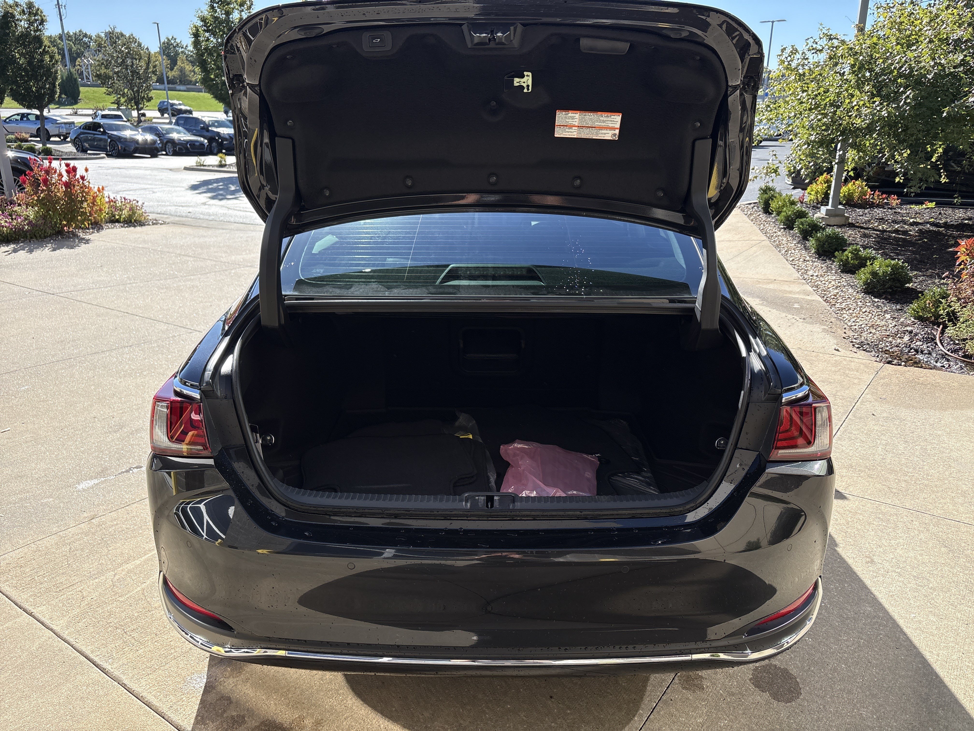 Used 2025 Lexus ES 300h w/ Premium Package FWD image 33
