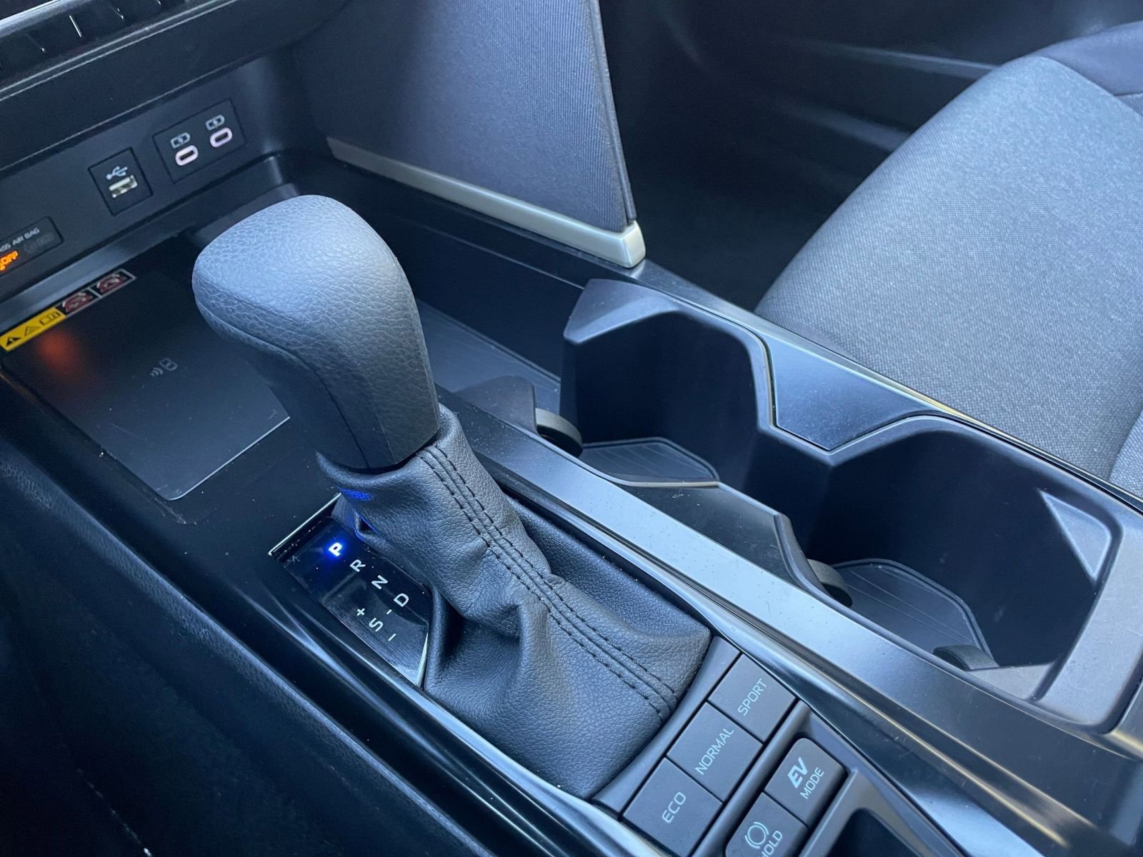 Used 2025 Toyota Camry LE image 40